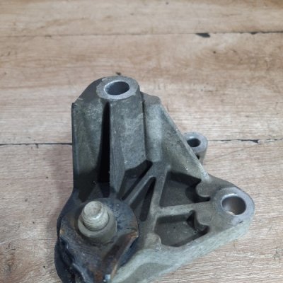 Кронштейн МКПП Ford Focus 2 2008 хетчбэк 5дв. SHDA Задн. - изображение 8