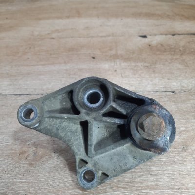 Кронштейн МКПП Ford Focus 2 2008 хетчбэк 5дв. SHDA Задн. - изображение 4