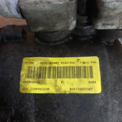 Компрессор кондиционера Ford Fiesta 6 2009 хетчбэк 5дв. SNJA - изображение 8