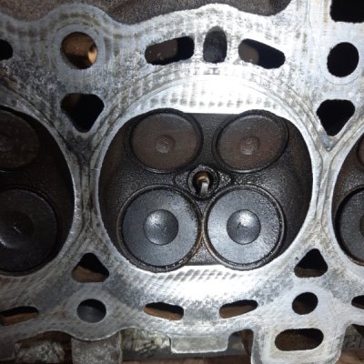 Головка блока цилиндров Ford Focus 2 2009 хетчбэк 3-х дв. SHDA - изображение 5