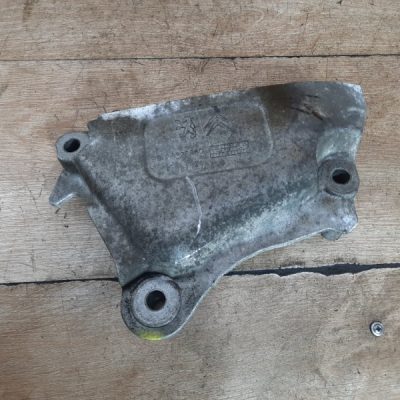 Кронштейн двигателя Peugeot 206 2006 ET3J4(KFU) хетчбек 5 дв, Прав. - изображение 2
