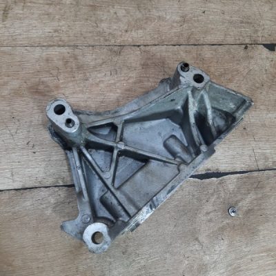 Кронштейн двигателя Peugeot 206 2006 ET3J4(KFU) хетчбек 5 дв, Прав. - изображение 7