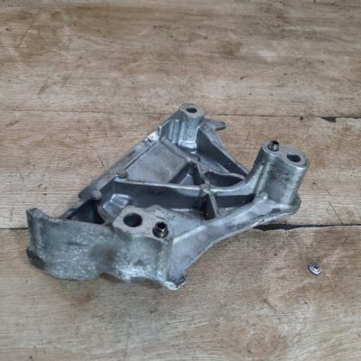Кронштейн двигателя Peugeot 206 2006 ET3J4(KFU) хетчбек 5 дв, Прав. - изображение 9