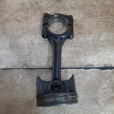 Поршень Peugeot 206 2006 ET3J4(KFU) хетчбек 5 дв - изображение 2