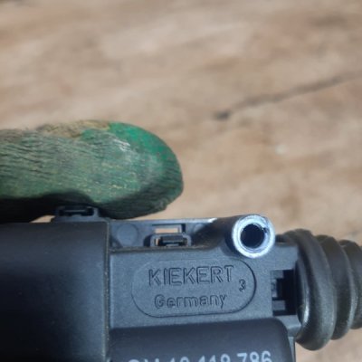 Активатор замка крышки багажника Opel Zafira A 2004 минивен Z16XE 1.6 - изображение 3