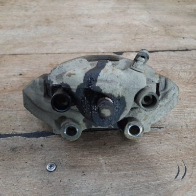 Тормозной суппорт Opel Tigra 2000 X14XE 1.4 купе, Перед., Прав. - изображение 2