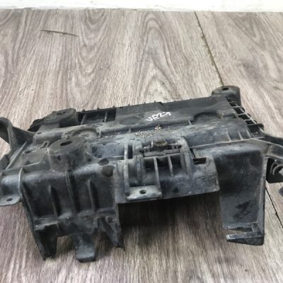 Полка аккумулятора Opel Corsa D - изображение 6
