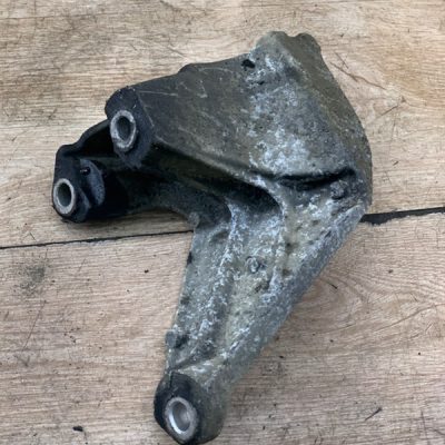 Кронштейн двигателя Audi А6 С6 2005 BLB, Перед., Прав. - изображение 3