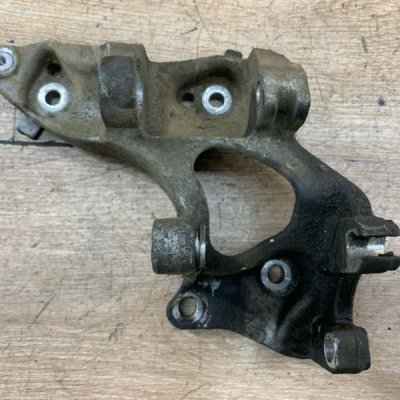 Кронштейн генератора Peugeot Partner 2006 9HW(DV6BTED4) - изображение 6