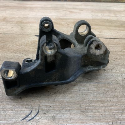 Кронштейн генератора Peugeot Partner 2006 9HW(DV6BTED4) - изображение 7