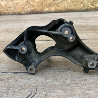Кронштейн генератора Peugeot Partner 2006 9HW(DV6BTED4) - изображение 4