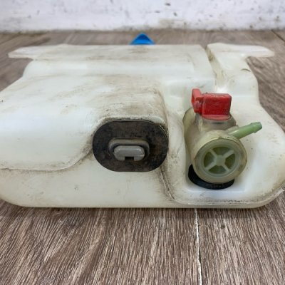 Бачок омывателя Opel Monterey 1994 Джип Внедорожник 6VD1 Задн. - изображение 6