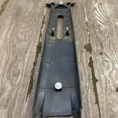 Обшивка стойки Opel Monterey 1994 Джип Внедорожник 6VD1 Лев. - изображение 2