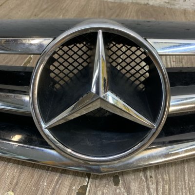 Решетка радиатора Mercedes-Benz C-Class 2009 W204 - изображение 9