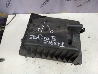 Корпус воздушного фильтра Opel Zafira B 2008 минивэн