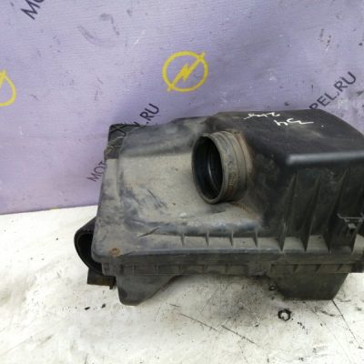 Корпус воздушного фильтра Opel Astra H 2007 Z19DT