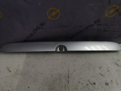 Молдинг крышки багажника Opel Zafira A 2005 минивэн, Задн.