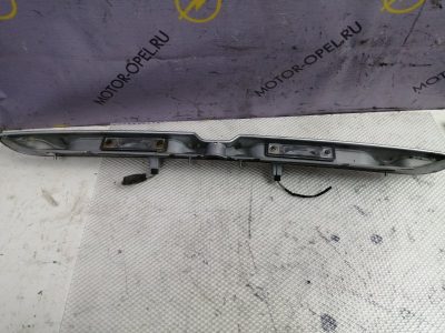 Молдинг крышки багажника Opel Zafira A 2005 минивэн, Задн.
