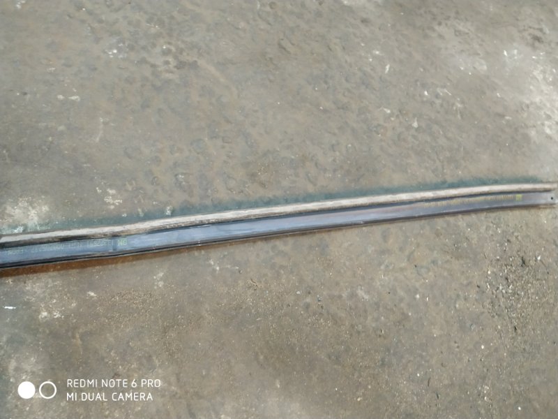 Уплотнительная резинка Opel Astra H 2008 хетчбэк 3-х дв. Лев.