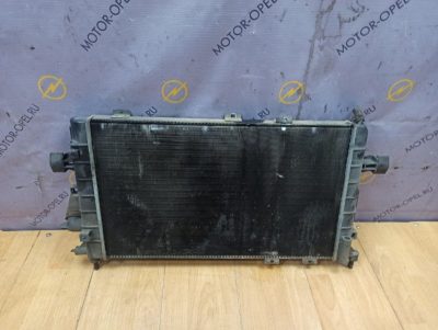 Радиатор ДВС Opel Zafira B 2007 Z17DTH минивэн