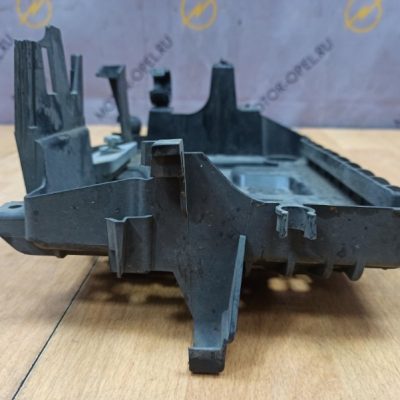 Полка аккумулятора Opel Corsa D 2008 - изображение 3