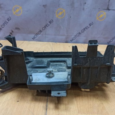 Полка аккумулятора Opel Corsa D 2008 - изображение 9