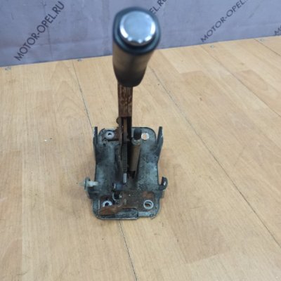 Ручка ручного тормоза Opel Astra H 2006 седан Z16XER - изображение 9