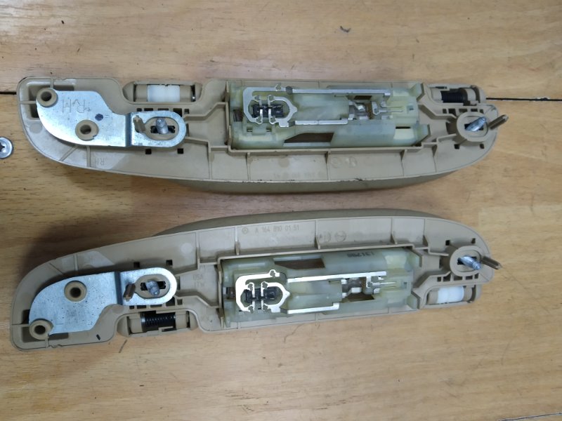 Ручка потолка Mercedes-Benz ML-350 2006 W164 3.5 М272 Задн.
