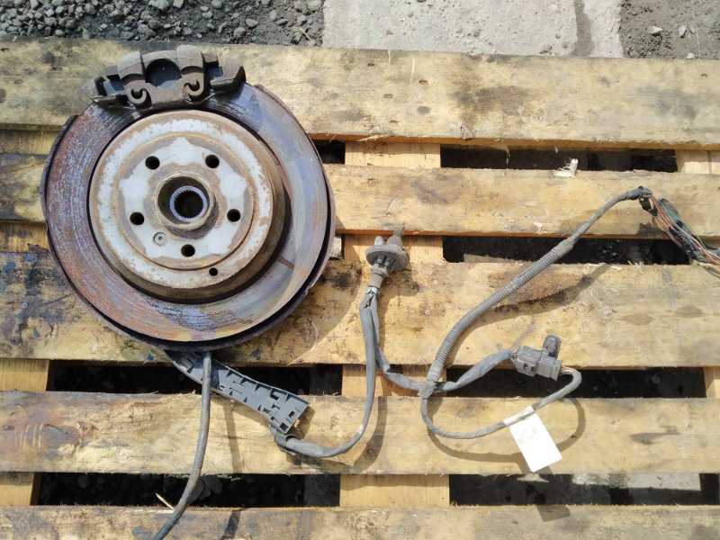 Поворотный кулак Mercedes ML-350 2006 W164 3.5 М272 Задн. Прав.
