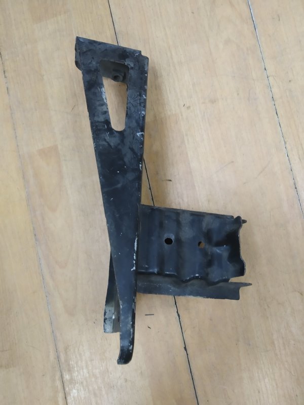 Кронштейн Opel Corsa D 2006-2010 Перед. Прав.