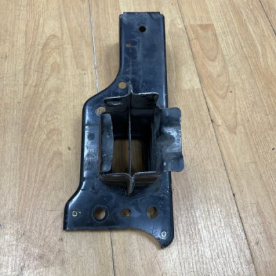 Кронштейн Opel Corsa D 2006-2010 Перед. Лев. - изображение 1
