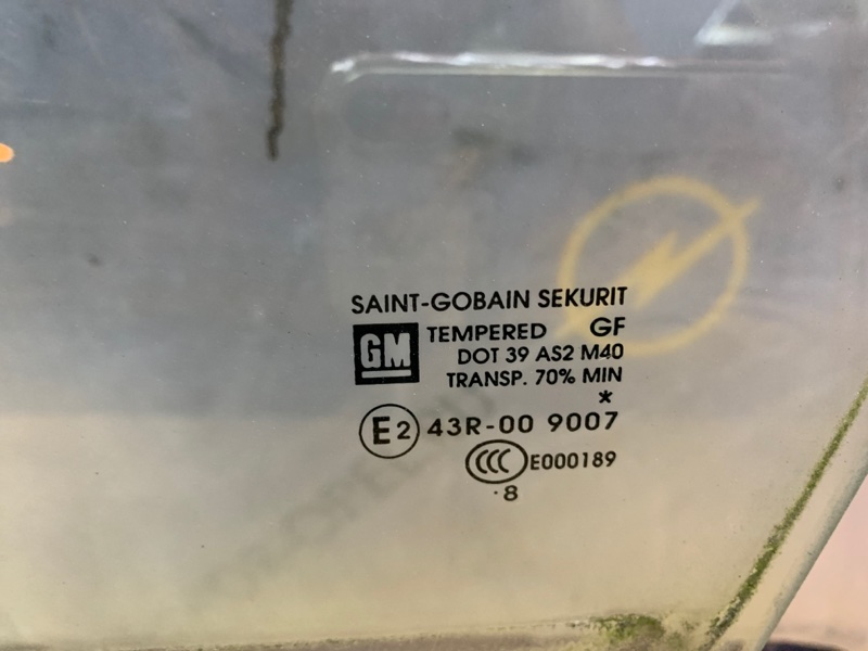 Стекло Opel Corsa D 2008 хетчбэк 3-х дв., Перед., Лев. — изображение 2