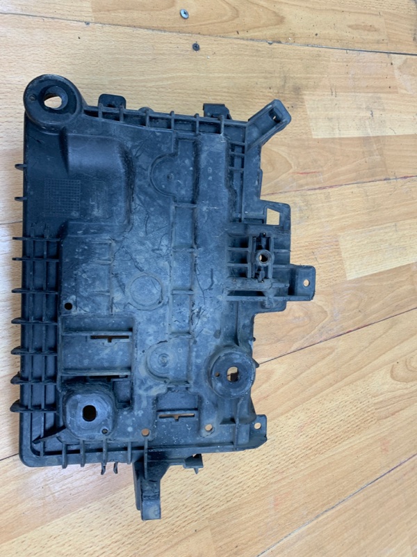 Полка аккумулятора Opel Corsa D 2006-2010