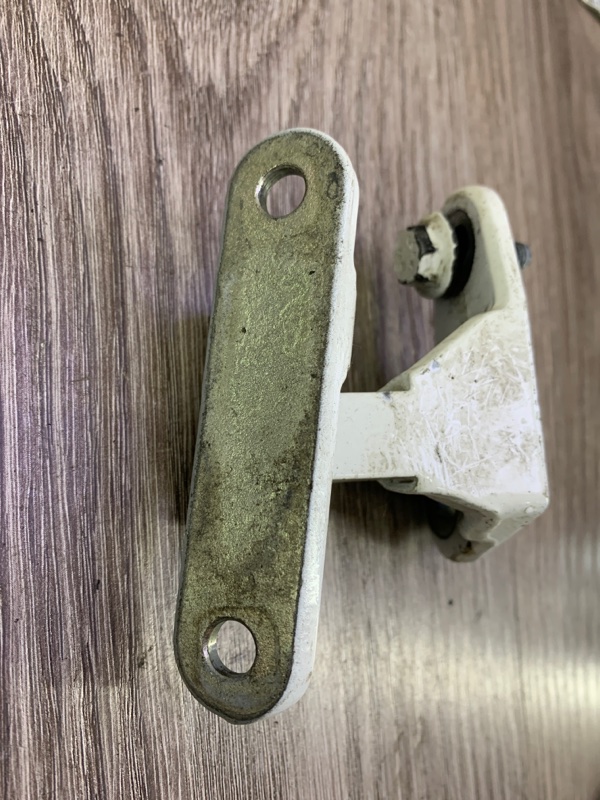 Петля двери Mercedes-Benz ML-350 2006 W164 3.5 М272 Перед.