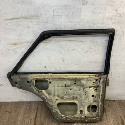 Дверь Nissan Bluebird 1991 LD20 Задн. Лев. - изображение 10