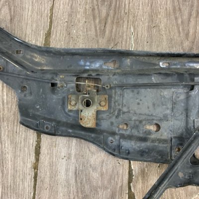 Панель замка капота Saab 9-3 2005 - изображение 4