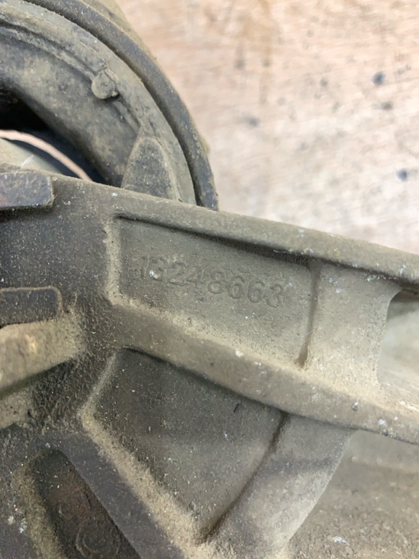 Кронштейн двигателя Opel Astra J 2010 хетчбэк 5дв. A16LET 1.6