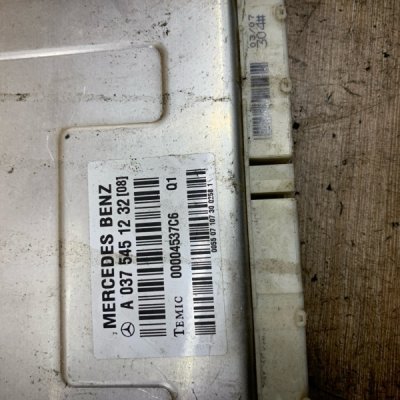 Блок управления пневмоподвеской Mercedes-Benz E-Class 2007 W211 OM646.821 - изображение 4