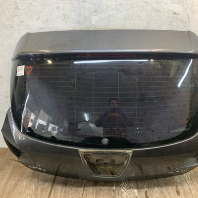 Крышка багажника Opel Astra J 2010 A16LET 1.6 хетчбэк 5дв. - изображение 2