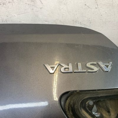 Крышка багажника Opel Astra J 2010 A16LET 1.6 хетчбэк 5дв. - изображение 16