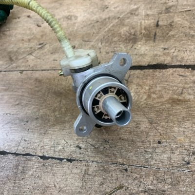Главный тормозной цилиндр Opel Meriva A 2005 минивен Z14XEP - изображение 8