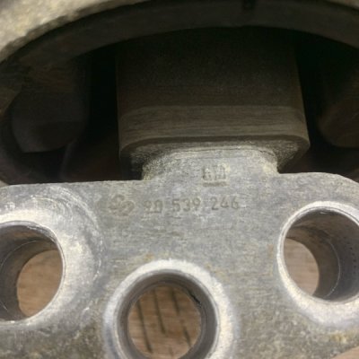 Кронштейн двигателя Opel Astra H 2008 Универсал Z16XEP - изображение 2