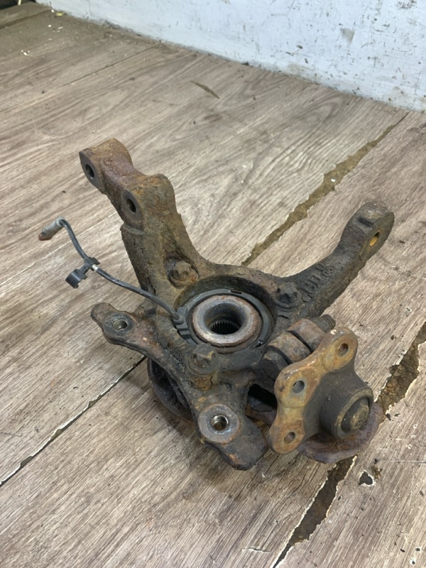 Поворотный кулак Opel Astra H 2008 Универсал Z18XER Перед. Прав.