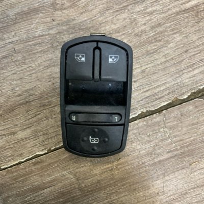Кнопка стеклоподъемника Opel Corsa E 2015 хетчбэк 5 дв. B14XER Перед. Прав. - изображение 6