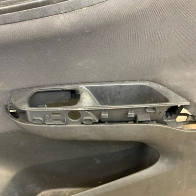 Обшивка двери Opel Corsa E 2015 хетчбэк 5 дв. B14XER Перед. Прав. - изображение 9