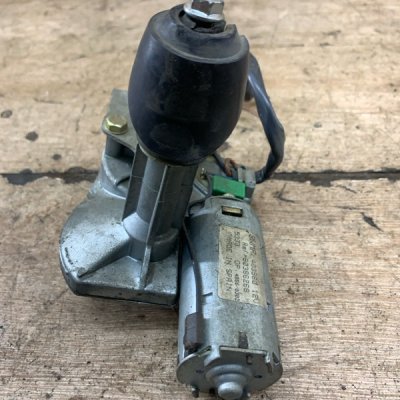 Мотор дворников Opel Corsa B 1998 хетчбэк 5дв. X14XE 1.4 Задн. - изображение 6