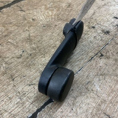 Ручка стеклоподъёмника Opel Corsa B 1998 X14XE 1.4 хетчбэк 5дв., Перед., Лев. - изображение 6
