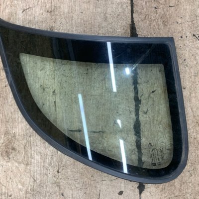 Стекло кузовное глухое Opel Corsa B 1998 хетчбэк 5дв. X14XE 1.4 Прав. - изображение 4