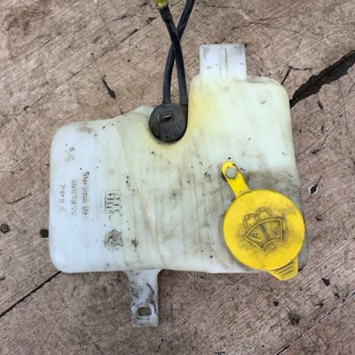 Бачок омывателя Opel Corsa B 1998 X14XE 1.4 хетчбэк 5дв. - изображение 2
