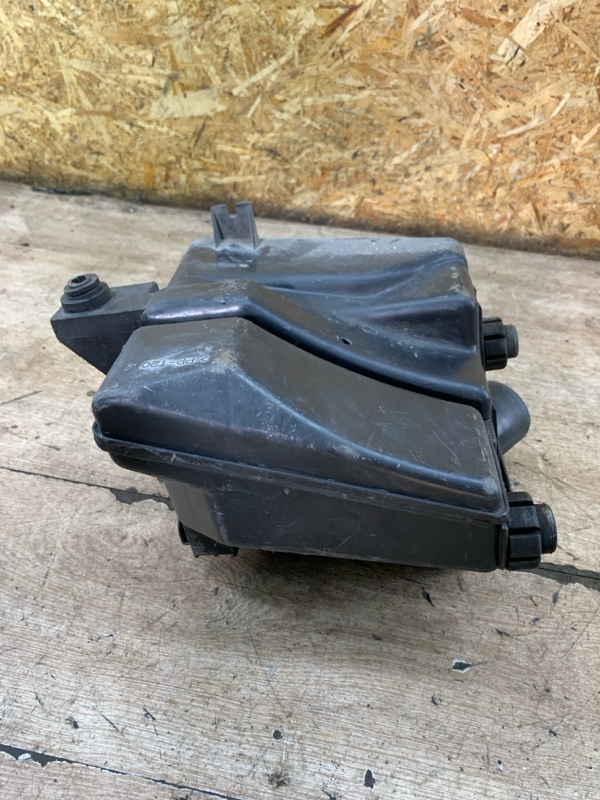 Корпус воздушного фильтра Opel Corsa B 1998 хетчбэк 5дв. X14XE 1.4
